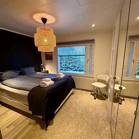Vila - Quality Detached House With Sauna Nearby Services *