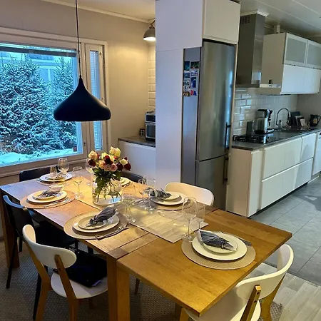Vila - Quality Detached House With Sauna Nearby Services Rovaniemi